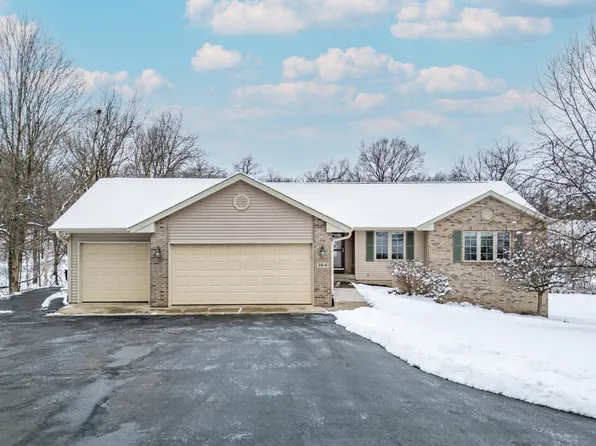 364 Corkhill Ct, Davis, IL 61019