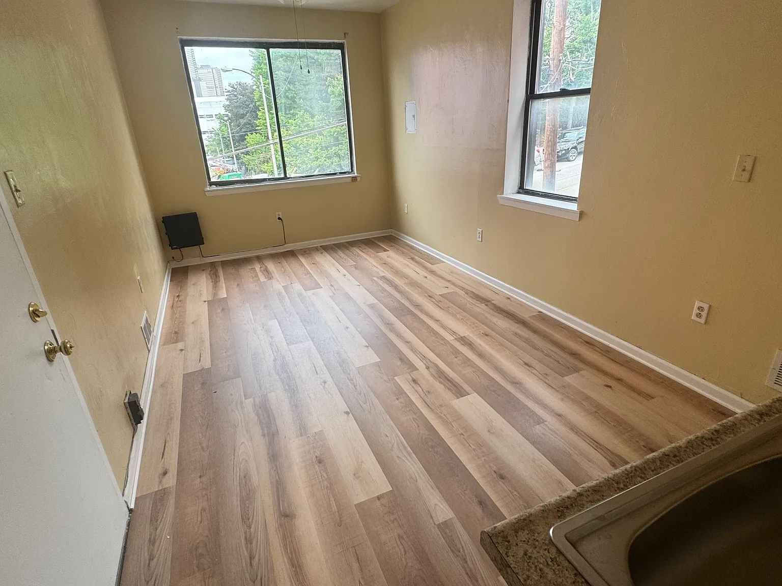 1 bed, $1,000 — Photo 3