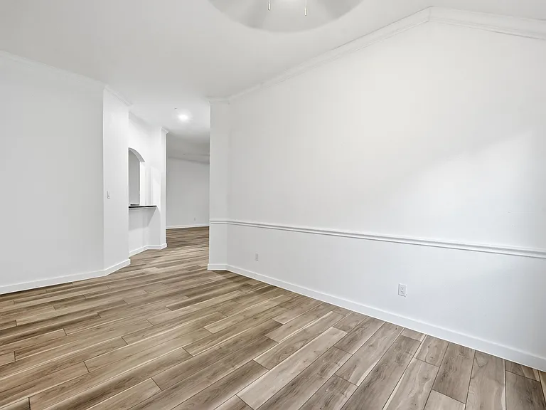 2216 Paige Ct — Photo 37