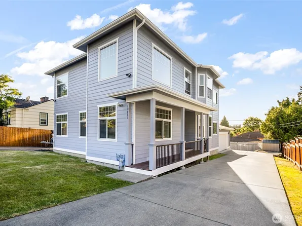 10821 Crestwood Drive S, Seattle, WA 98178