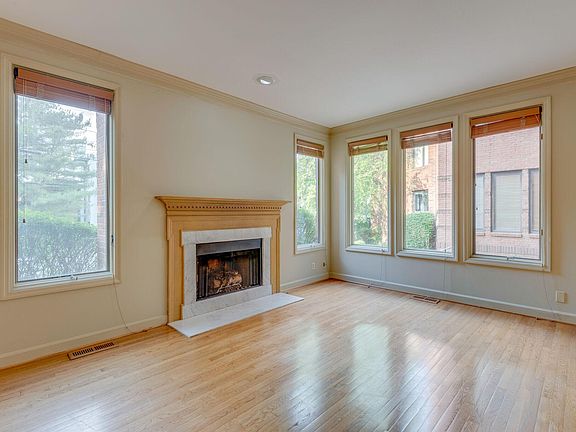 4th image of 2110 Portland Ave APT 205