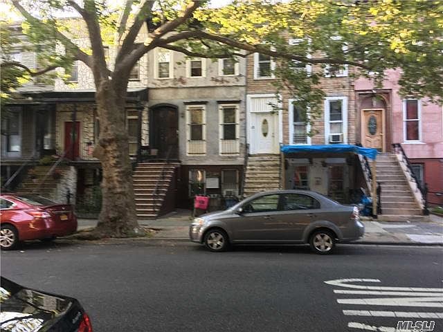 2nd image of 409 Monroe St