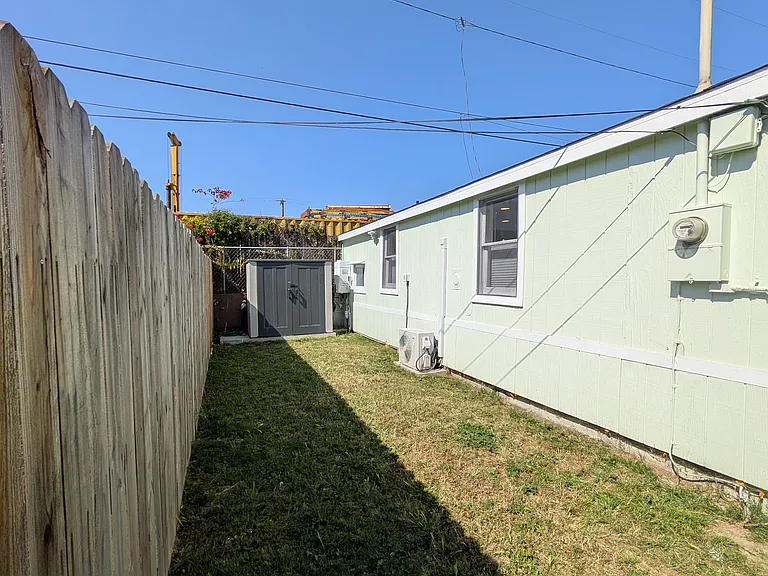 117 Comstock Dr — Photo 5