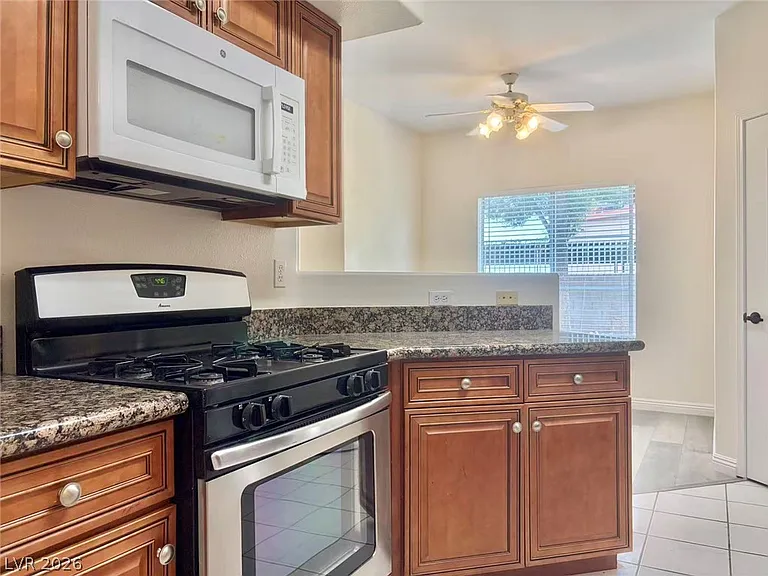 5525 W Flamingo Rd #1025 — Photo 4