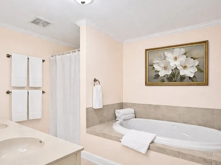 8 Crowninshield St #210 — Photo 15