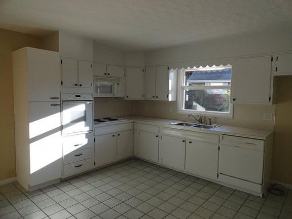 4th image of 1004 Whippoorwill Ln