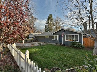 2206 Crestbrook Rd, Medford, OR 97504