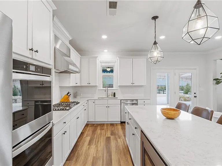 409 Carmichael Cir — Photo 25