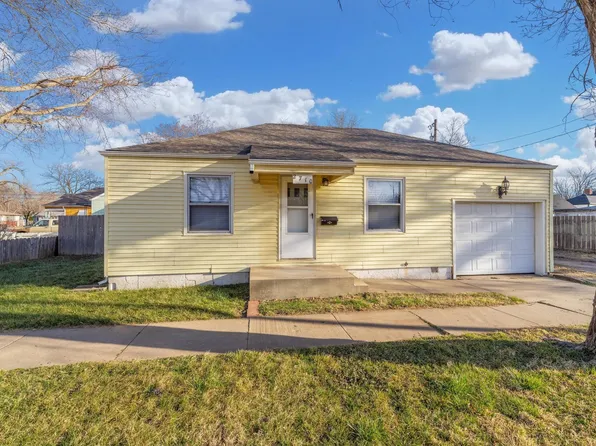 2710 E Lincoln St, Wichita, KS 67211