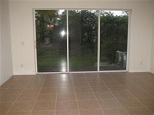 4th image of 849 Pipers Cay Dr