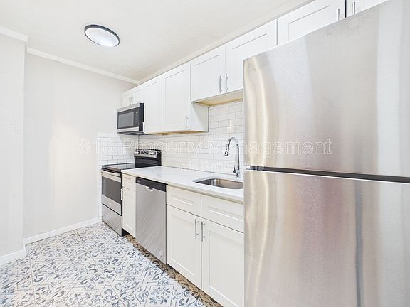 4th image of 3700 Wyoming St #103