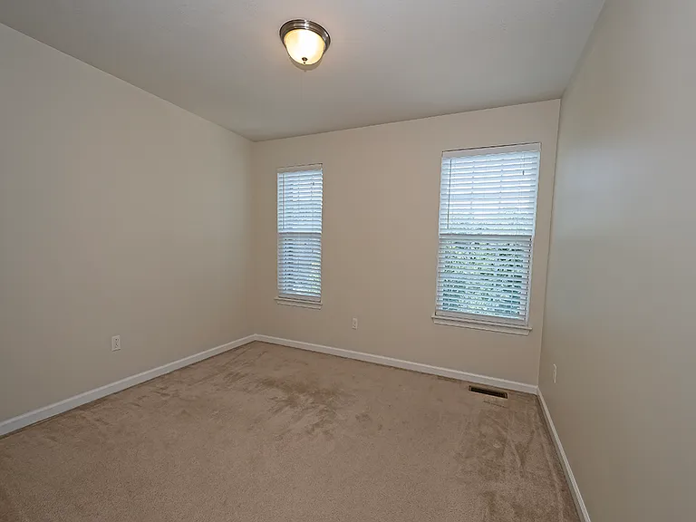 627 Edison Dr — Photo 22
