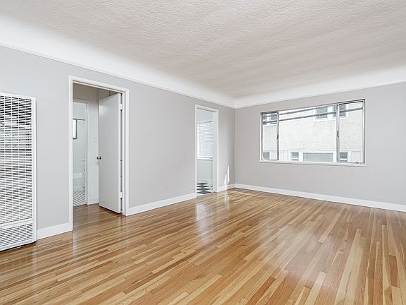 3rd image of 106 Mira Mar Ave APT 8