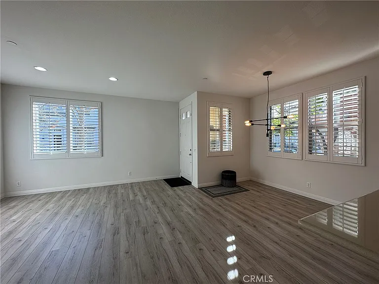 611 McKenna St — Photo 6