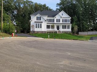 14 McLellan Ct, East Brunswick, NJ 08816