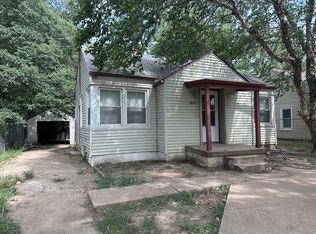 1032 N Pershing Ave, Wichita, KS 67208