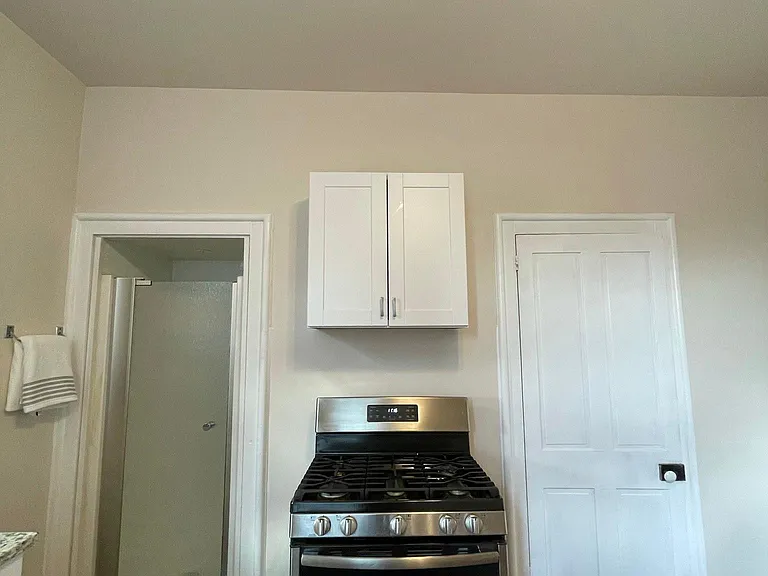 930 Washington Ave #3 — Photo 6