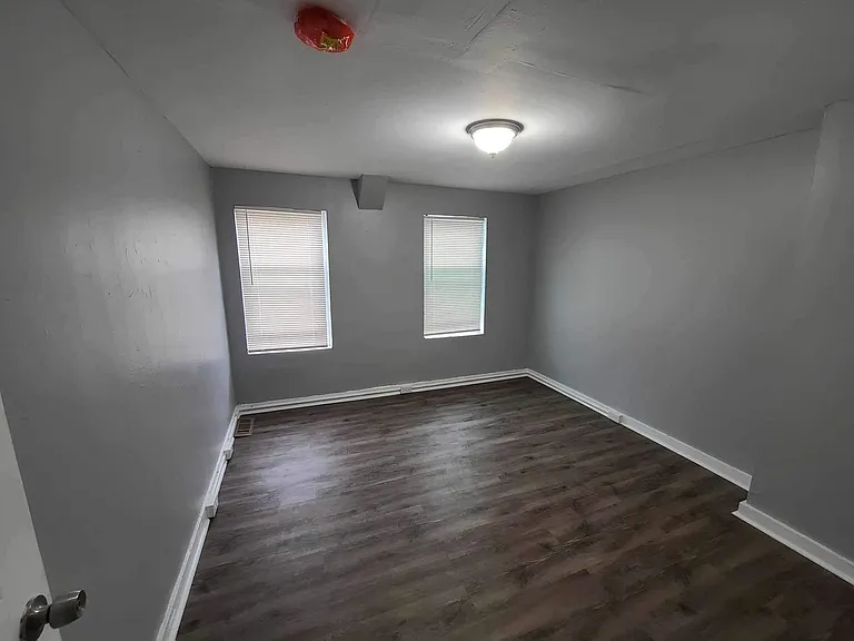 1350 Carroll St — Photo 10