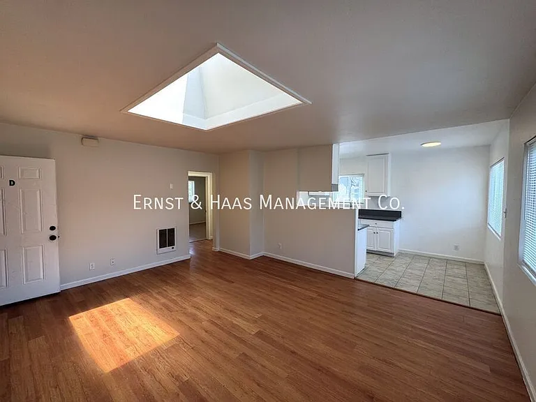 840 Walnut Ave #D — Photo 3