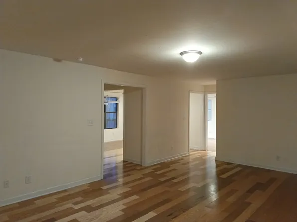 245 Erwin Rd, Chapel Hill, NC 27514