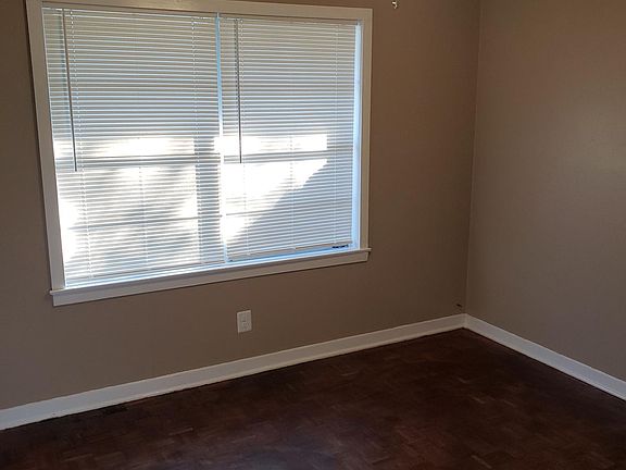 3rd image of 415 Crepe Myrtle Ave