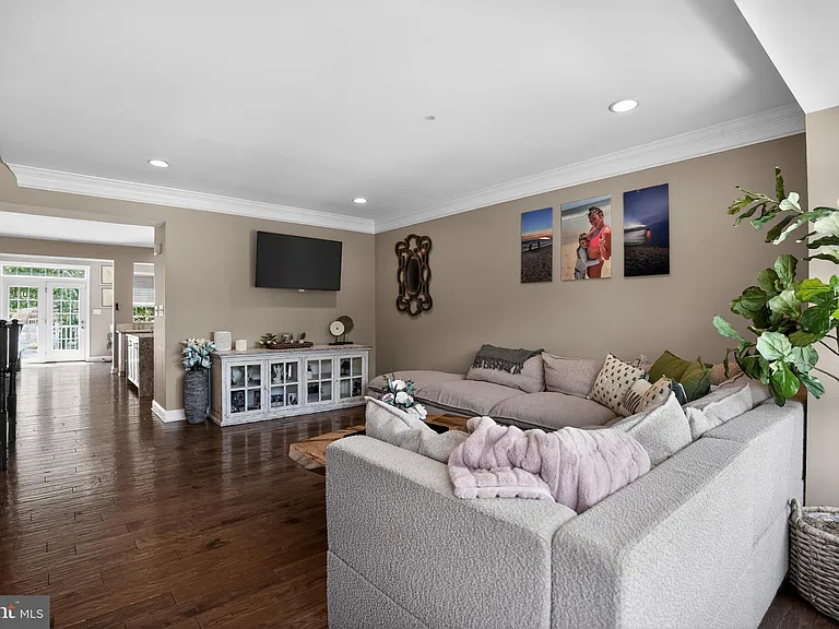 101 Isabelle Ct — Photo 14