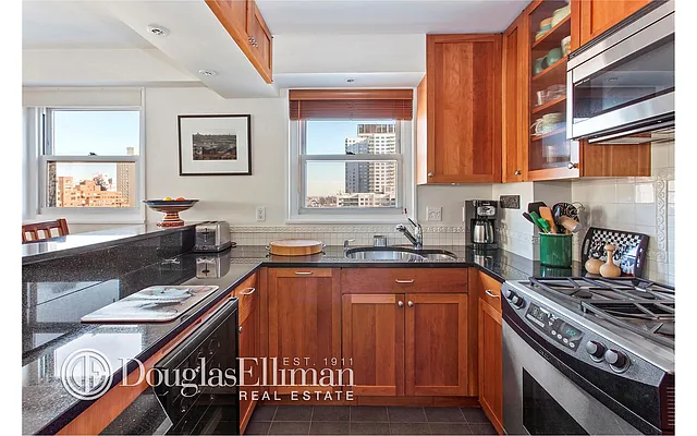 Sold by Douglas Elliman | media 16