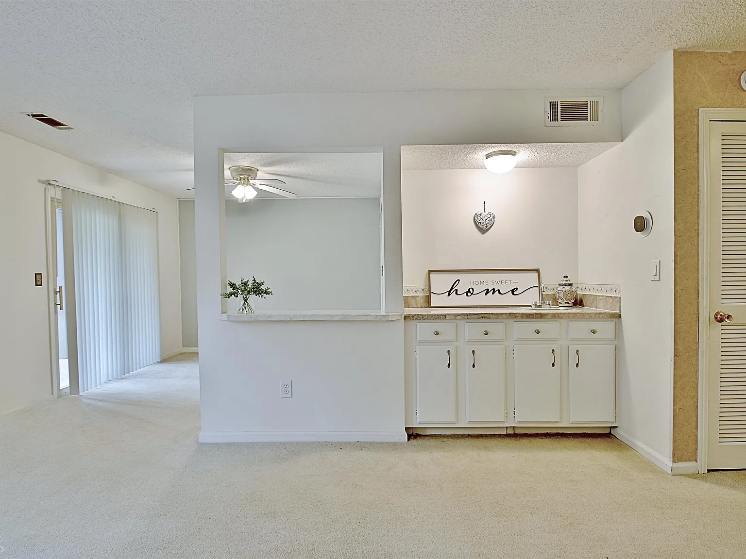 3 bed, 2.5 bath, 1765 sqft, $2,300 — Photo 4