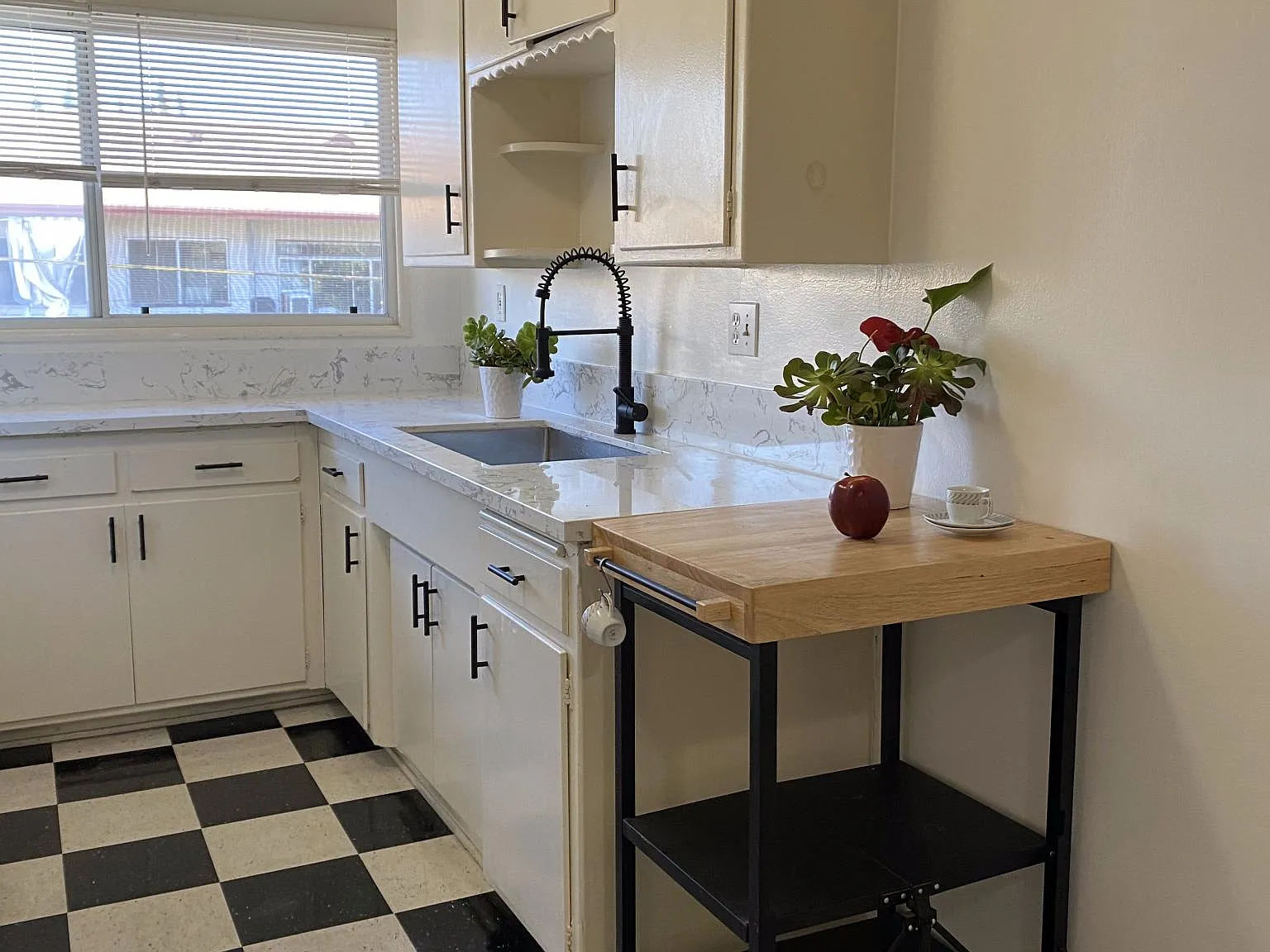 1 bed, 750 sqft, $2,395 — Photo 1