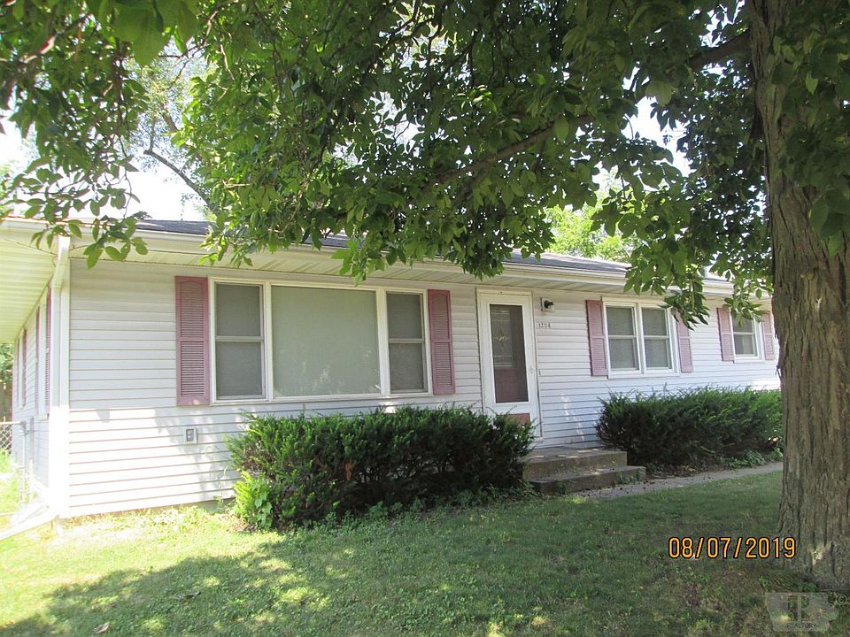 2nd image of 1204 Birdie St