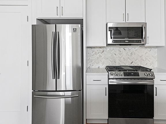 3rd image of 1842 S Blue Island Ave #3F