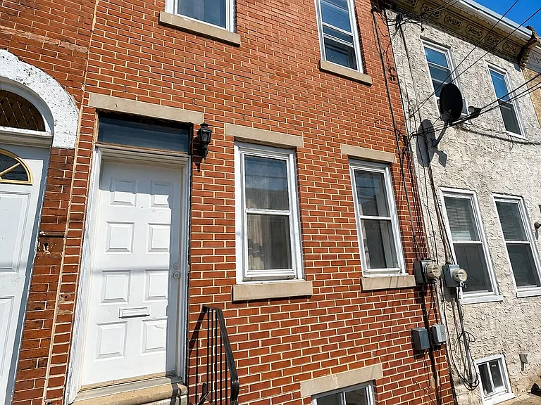 2547 N Water St — Photo 15