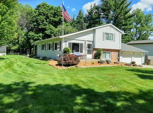 2580 Grovenburg Rd, Lansing, MI 48911