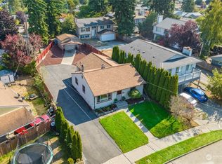 9210 32nd Ave SW, Seattle, WA 98126