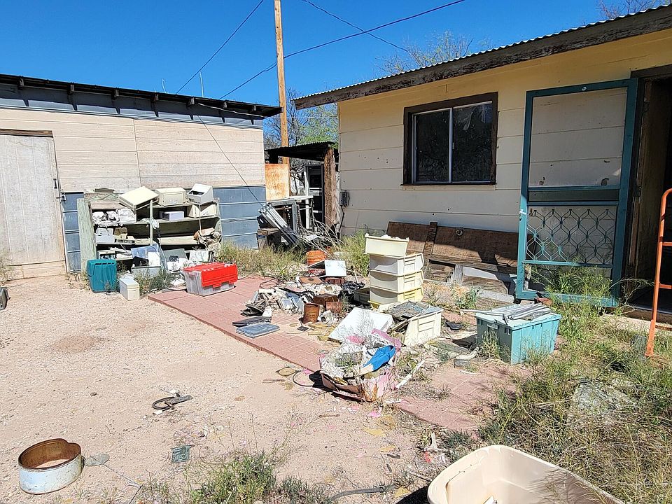 2nd image of 462 N MILLER Lane