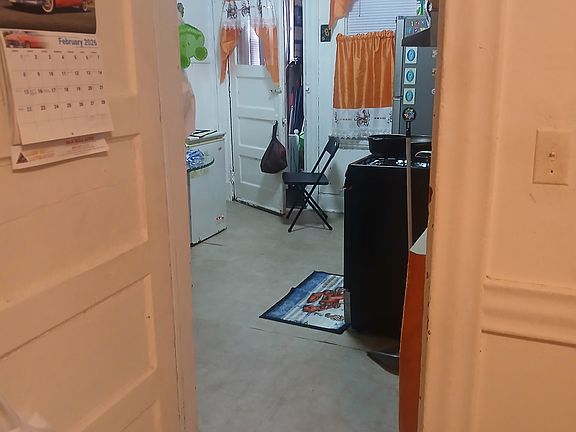 4th image of 61 Park Hill Ave APT 1