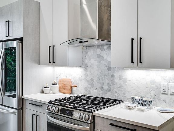 2nd image of 4208 Live Oak St #201