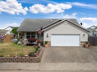 1085 Cascade Ln, Molalla, OR 97038