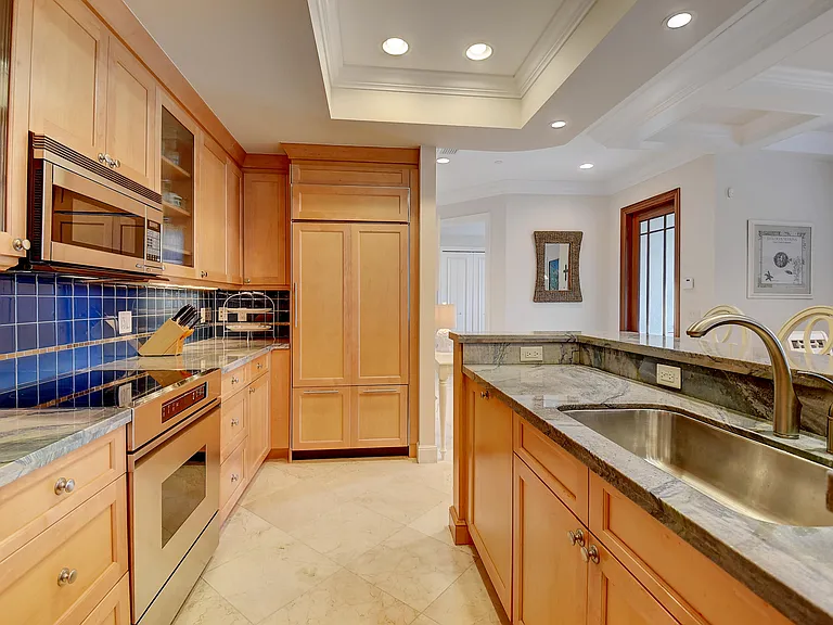 1120 Ocean Ter — Photo 17