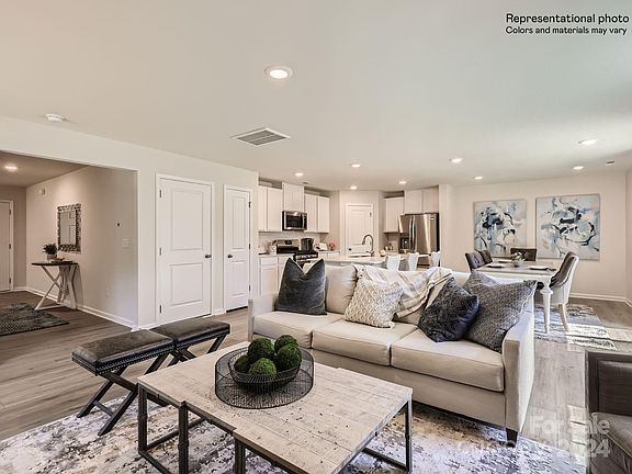 3rd image of 168 Brentwood Dr #101