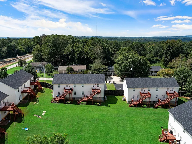 Bremen Oaks — Photo 18