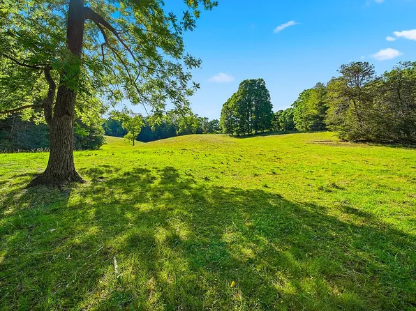 2833 Barlowe Pl, Lenoir, NC 28645