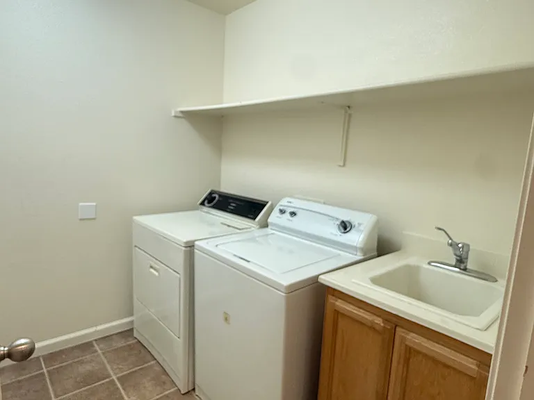 1372 Derby Ct — Photo 14