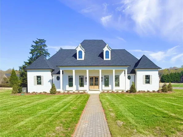 10131 Whispering Falls Ave, Mint Hill, NC 28227