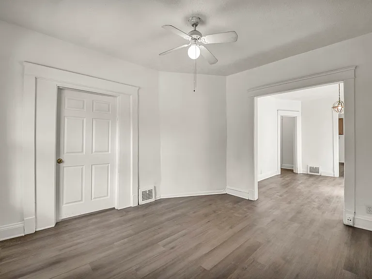 10515 Greenlawn Ave #1 — Photo 2