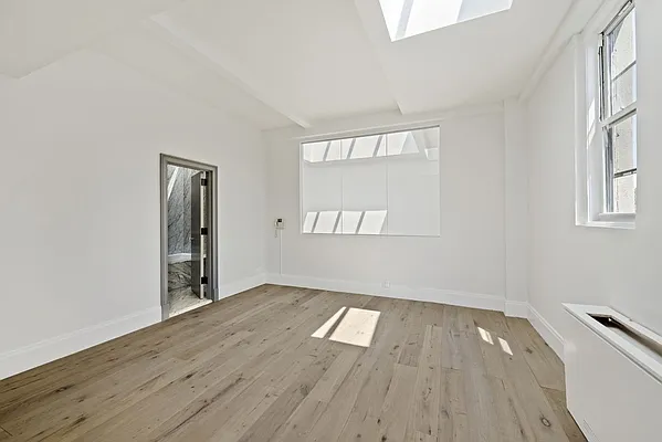 Rented by Status Capital, LLC | media 39