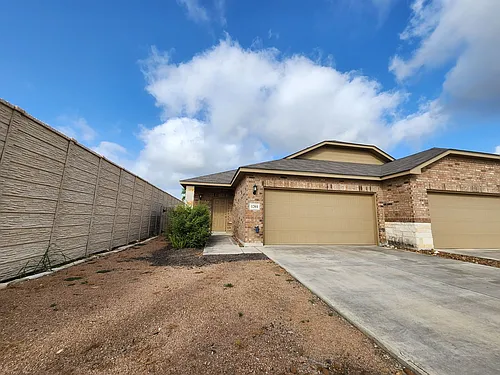 1201 Old FM 306 Photo 1