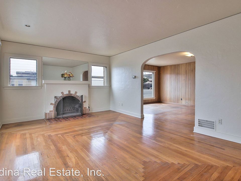 1st image of 10598 McDougall St