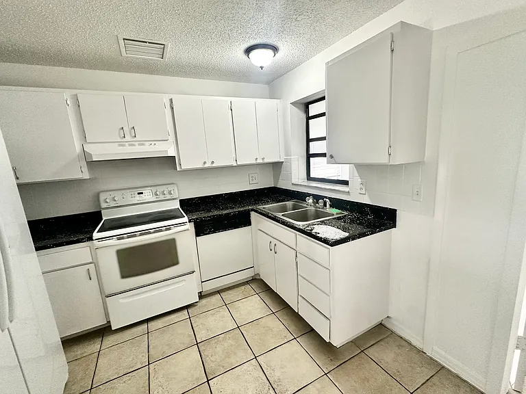 7418 Jenner Ave — Photo 5