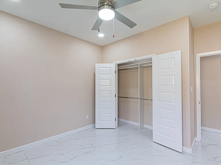 2704 W Bliss St — Photo 14